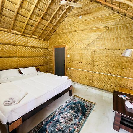 Tamarind Tree Way Side Amenities Hotel Hospet Exterior photo