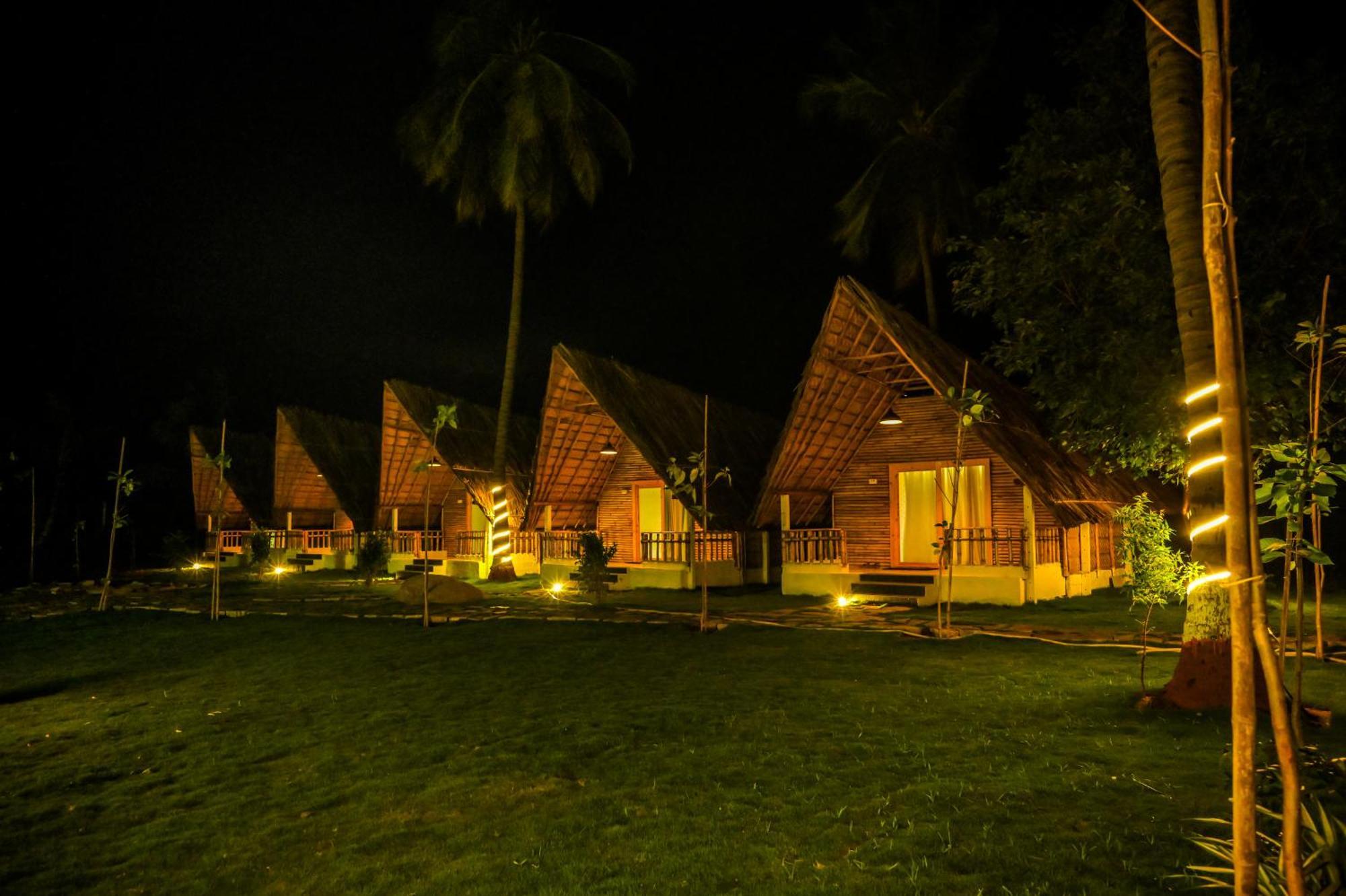 Tamarind Tree Way Side Amenities Hotel Hospet Exterior photo