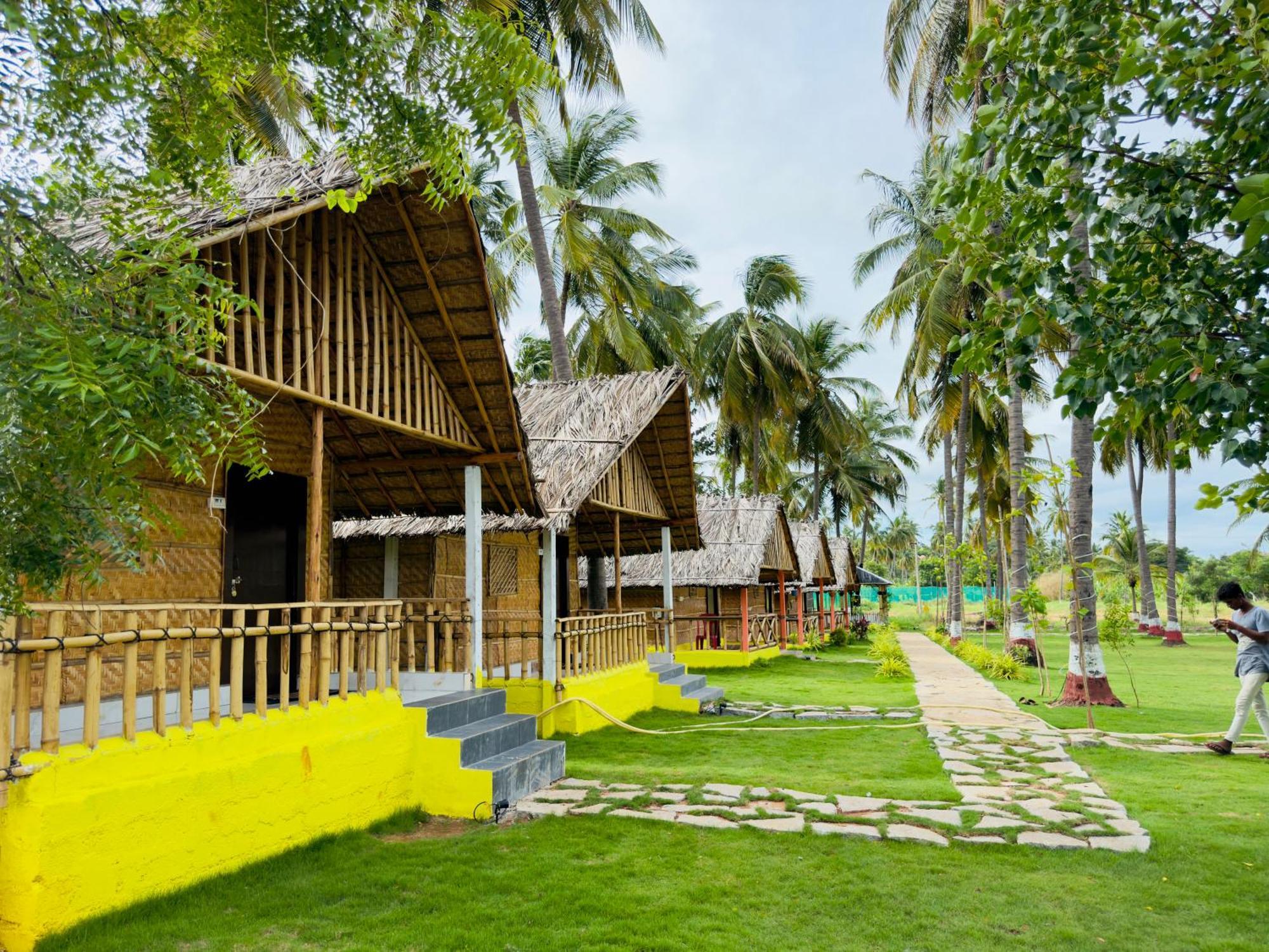 Tamarind Tree Way Side Amenities Hotel Hospet Exterior photo